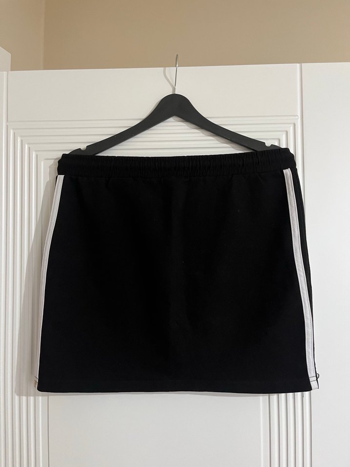 Siyah Rahat Kesim Mini Etek - Görsel 2