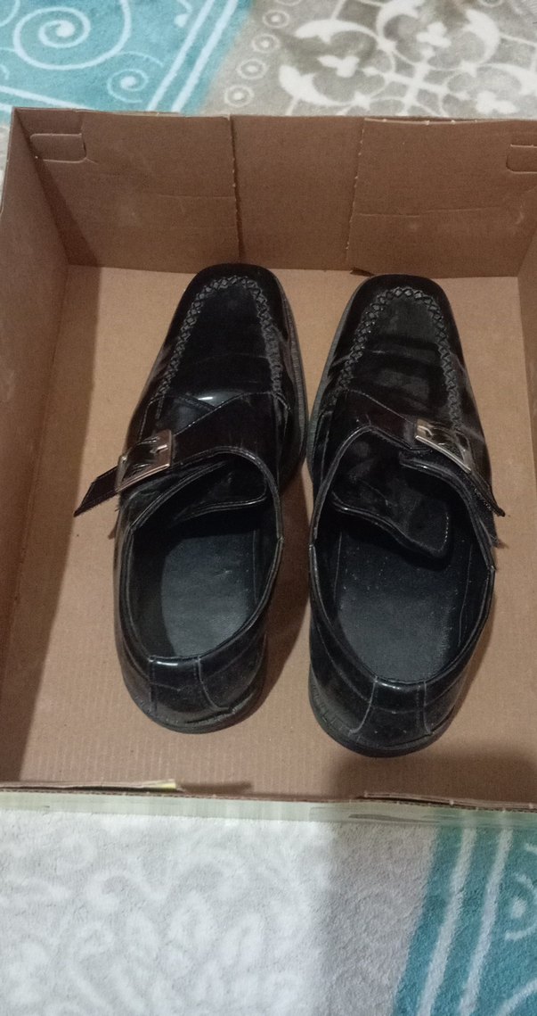 Parlak Siyah Tokalı Klasik Erkek Çocuk Ayakkabı - Görsel 3