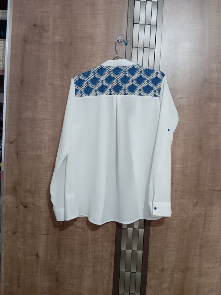 Kadın Beyaz Uzun Kollu Düğmeli Gömlek - Görsel 3