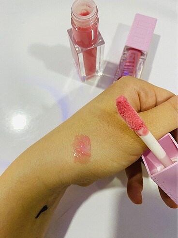 Beden Maybelline lifter plump gloss 001