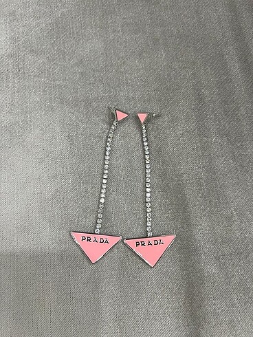 Beden pembe Renk Prada küpe