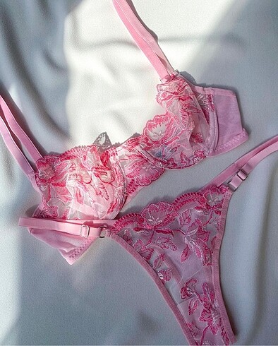 Bra Set 75B, 80B, 85B, 90B mevcut
