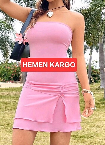 Kadın kısa pembe elbise