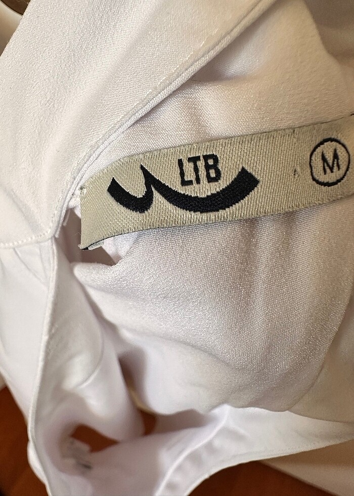 Beyaz üst - Görsel 3