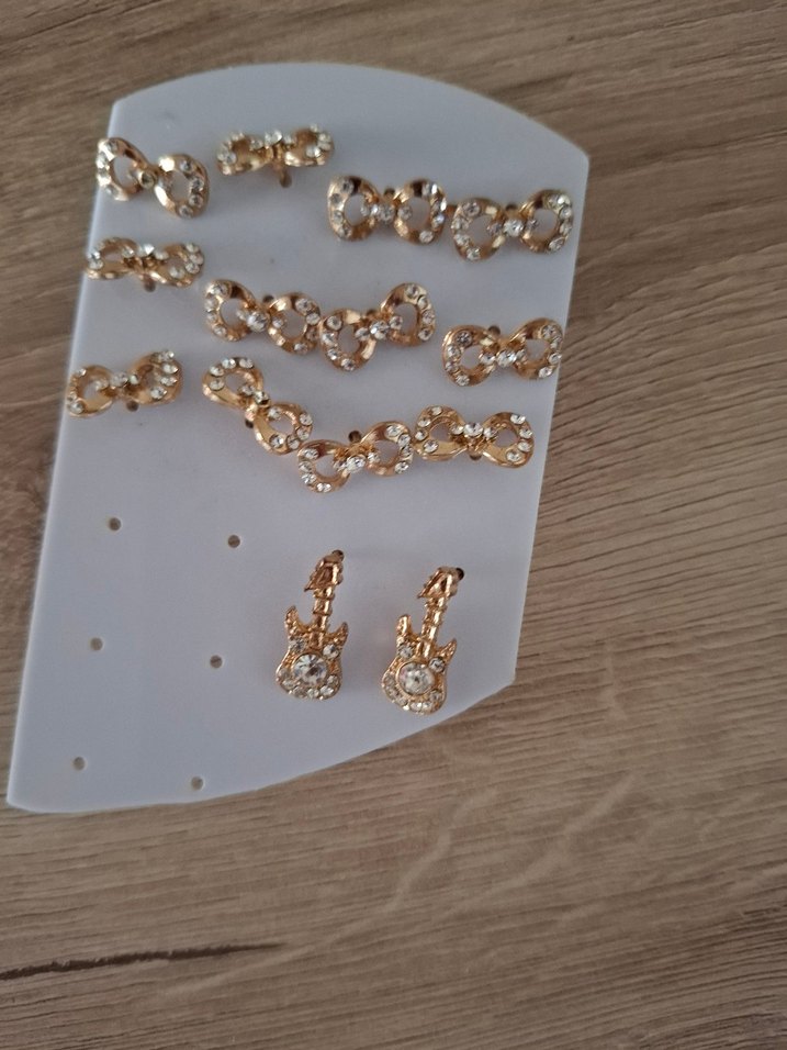 Altın Renkli Mini Sıralı Küpe Seti - Görsel 2