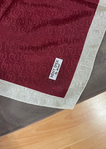 Bordo ve Gri Kenarlı Düz Desen Eşarp - Görsel 2