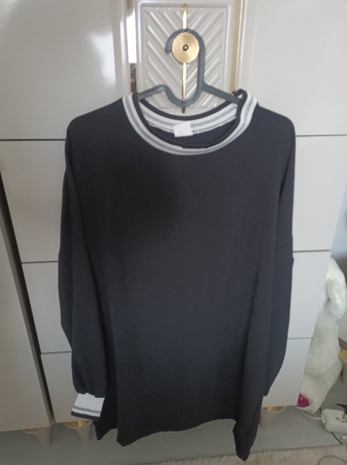 Gri Detaylı Siyah Kadın Sweatshirt - Görsel 3