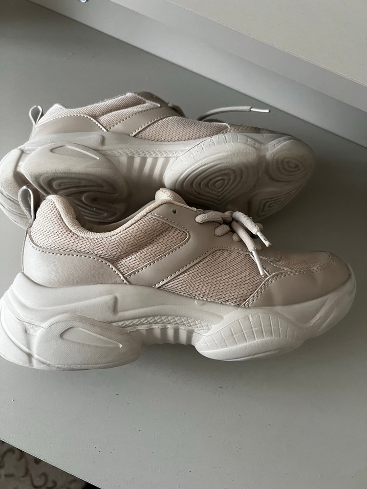 Bej Platform Tabanlı Kadın Spor Ayakkabı - Görsel 4