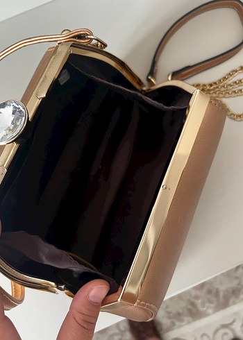 Bej Parlak Deri Tokalı Kadın Portföy Çanta - Görsel 5