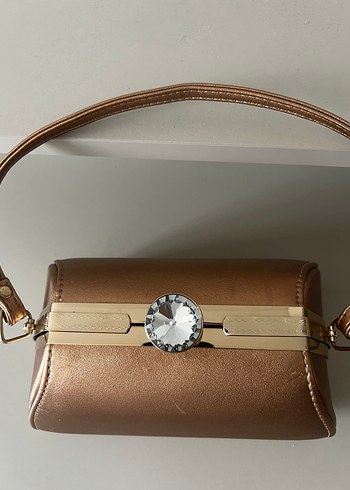 Bej Parlak Deri Tokalı Kadın Portföy Çanta - Görsel 2