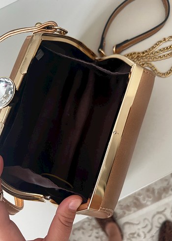 Bej Parlak Deri Tokalı Kadın Portföy Çanta - Görsel 4