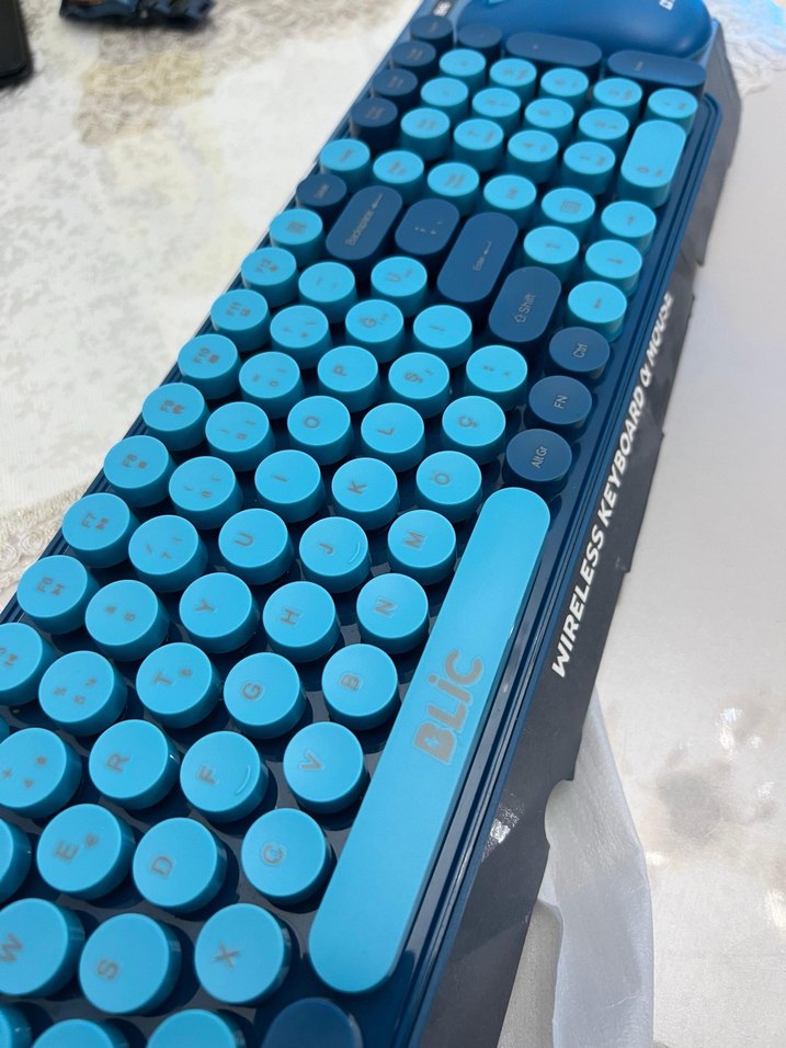 Kablosuz Mavi Klavye ve Mouse Seti - Görsel 3