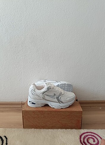 Nike Beyaz Spor Ayakkabı