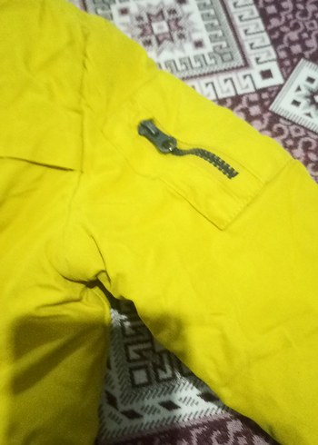 Sarı Kapüşonlu Erkek Çocuk Mont - Görsel 6