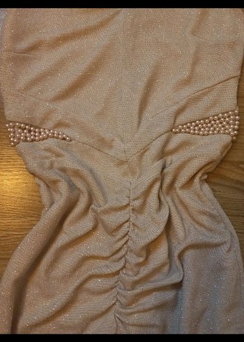 V Yaka Simli Drapeli Pudra Mini Abiye Elbise - Görsel 4