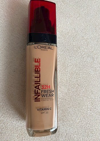 L'Oréal Infallible 32H Fondöten SPF 25 sand rengi - Görsel 3