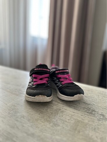 Skechers kız çocuk ayakkabı 26 numara