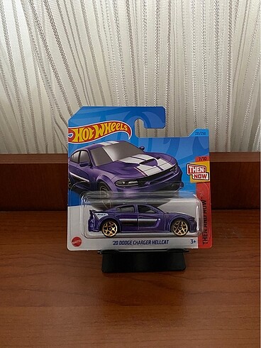 Hot Wheels Dodge Charger Hellcat