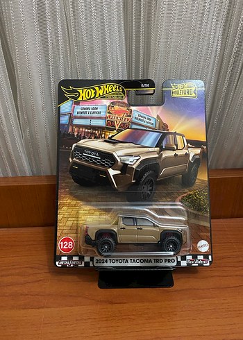 Hot Wheels Premium Toyota Tacoma TRD Pro