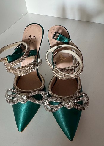 Diğer Saten taşlı stiletto