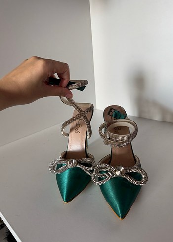 37 Beden Saten taşlı stiletto