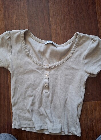 Krem rengi crop