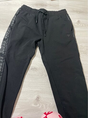 GUESS ORJİNAL KALİTELİ S BEDEN