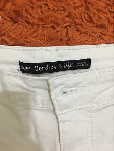 Bershka Beyaz Şort