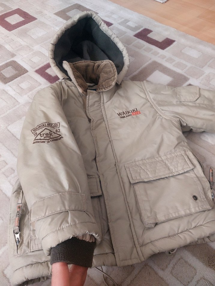 Bej Kapüşonlu Erkek Çocuk Mont - Görsel 3