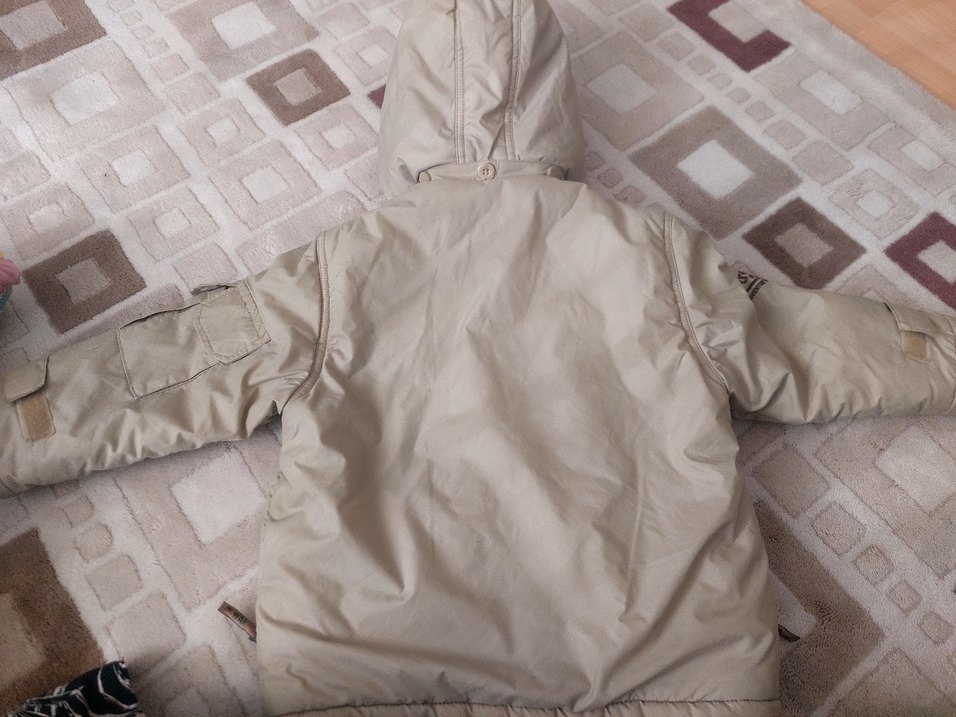 Bej Kapüşonlu Erkek Çocuk Mont - Görsel 4