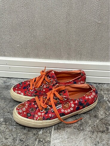 Superga Süperga çiçekli ayakkabı