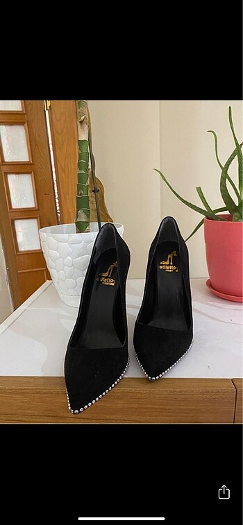 38 Beden Süet zımbalı stiletto