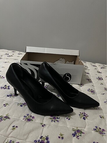 Siyah Stiletto