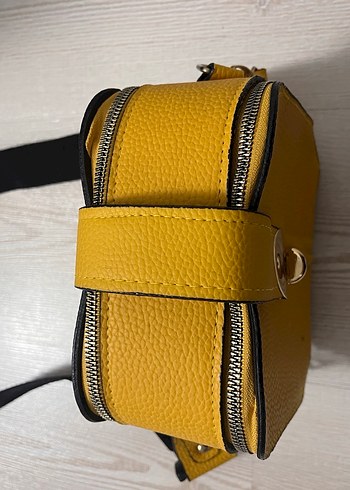 Sarı Deri Tokalı Kadın Çanta - Görsel 2