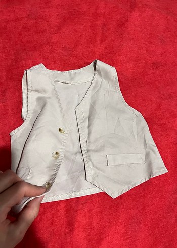 Erkek Çocuk Beyaz Keten Düğmeli Yelek - Görsel 2