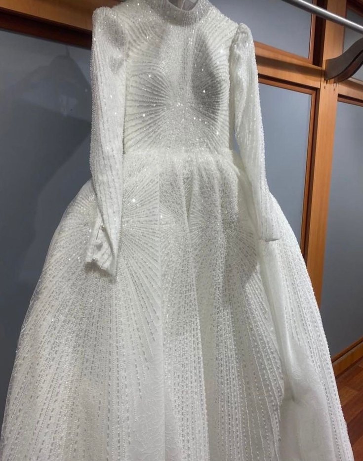 SATILIK gelinlik 
Uzun Kollu İşlemeli Vintage Prenses gelinlik - Görsel 4