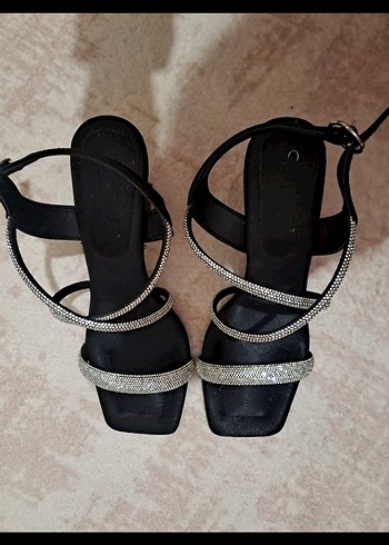 Siyah Stiletto Topuklu Kadın Ayakkabı
