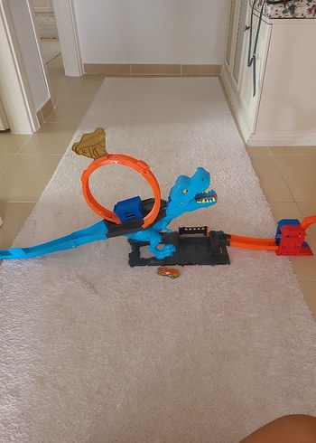 Hot Wheels Dinozor ile Mücadele Oyun Seti