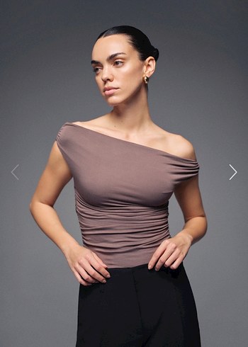 Yaka detaylı bluz - Görsel 8