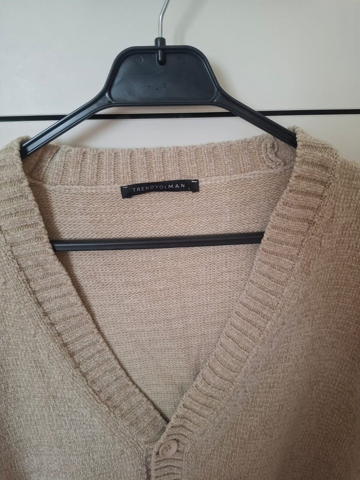 Bej V Yaka Örgü Kadın Hırka - Görsel 3