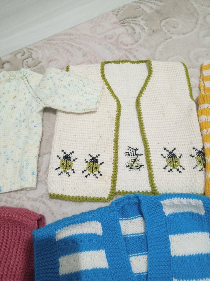 Renkli Nakışlı Kız ve erkek Örme Kolsuz Hırka - Görsel 5