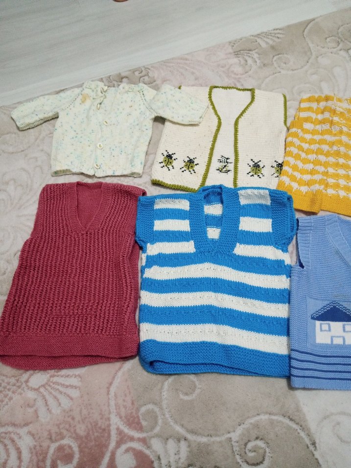 Renkli Nakışlı Kız ve erkek Örme Kolsuz Hırka - Görsel 2