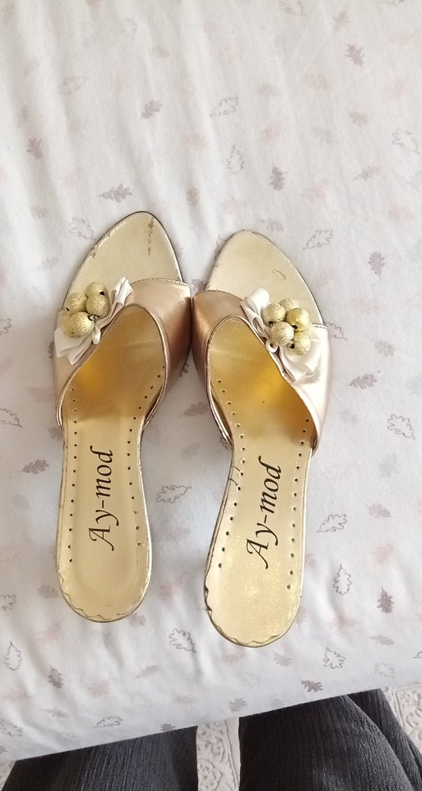 Diger Altın Renkli Boncuklu Kadın Dolgu Topuk Terlik - Görsel 4