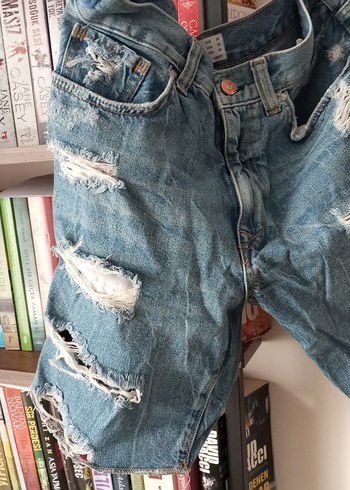 Kadın Mavi Bol Kesim Mini Kot Şort - Görsel 3