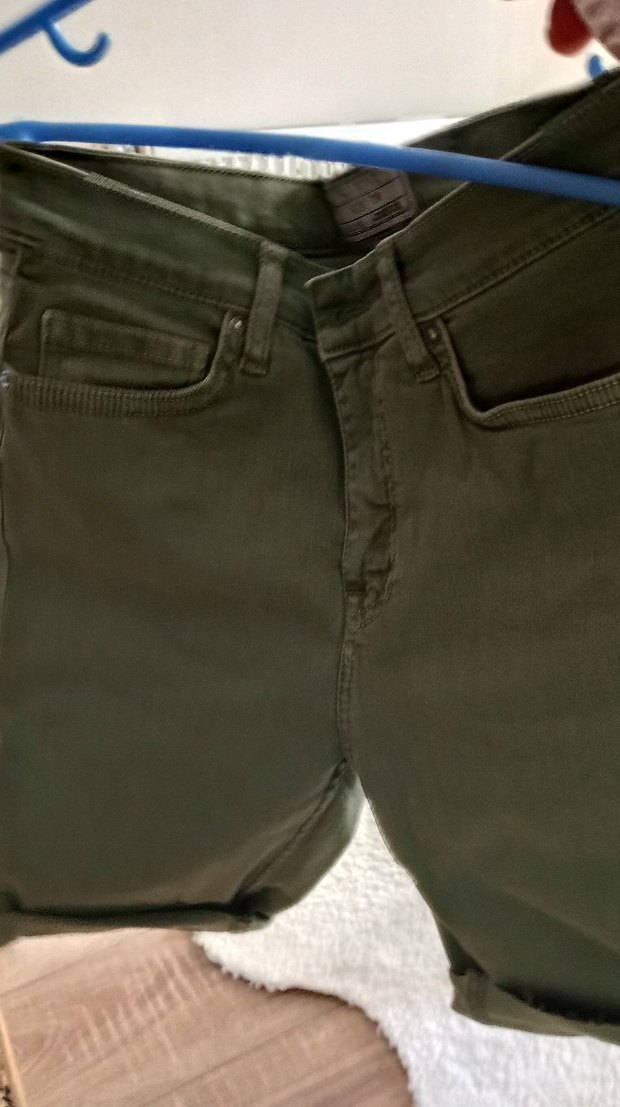 Düğmeli Rahat Kesim kot şortu - Görsel 2