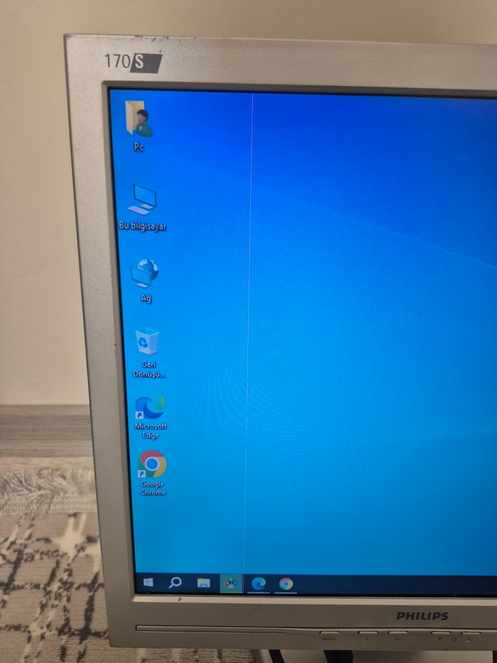 monitorler ve calisir durumda kasa - Görsel 2