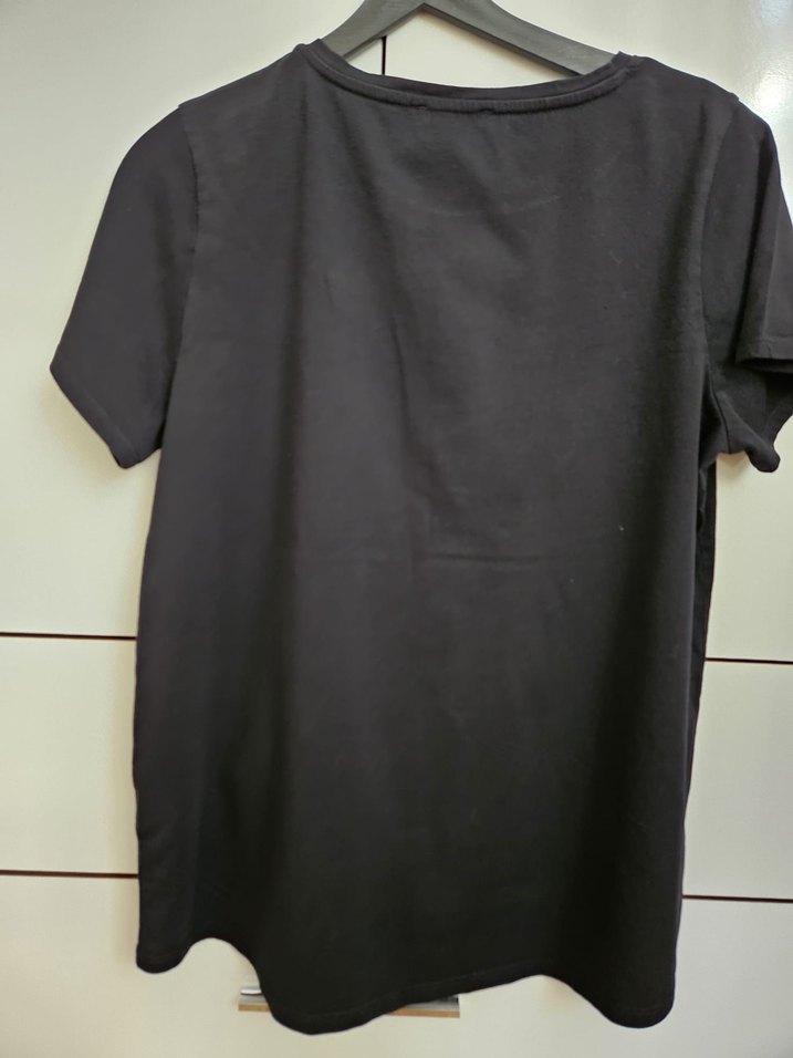 Siyah Baskılı Kadın Tişört - Görsel 3