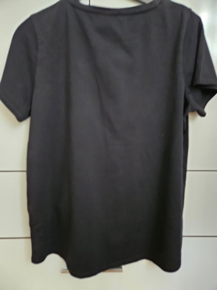 Siyah Baskılı Kadın Tişört - Görsel 4