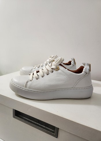 Beyaz bağcıkı Derimod Bayan Spor Ayakkabı 37 numara - Görsel 5