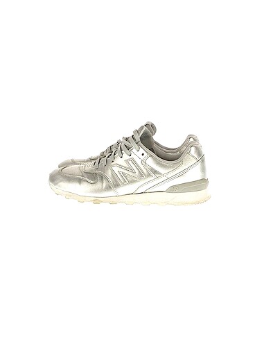 New Balance Spor Ayakkabı %70 İndirimli.